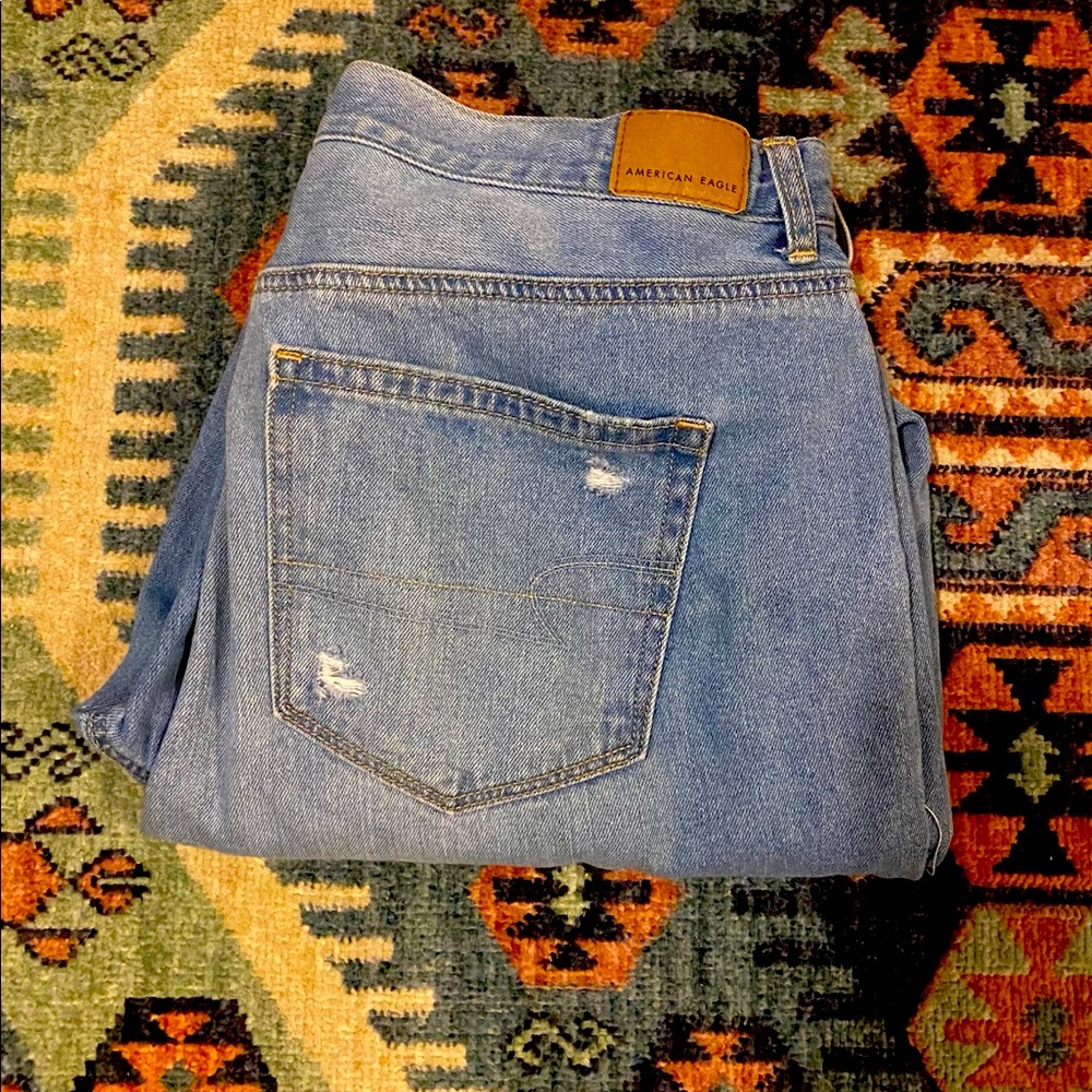 AMERICAN EAGLE OUTFITTERS Mom Jean